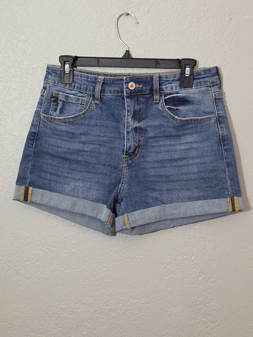 NWT KanCan Estilo Shorts High Rise Rolled Hem Stretch Denim Womens 9/28